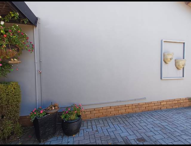 3 BEDROOM HOUSE FOR SALE IN VANDERBIJLPARK SE 6